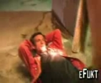 Инцест дрочит, не сдерживаясь